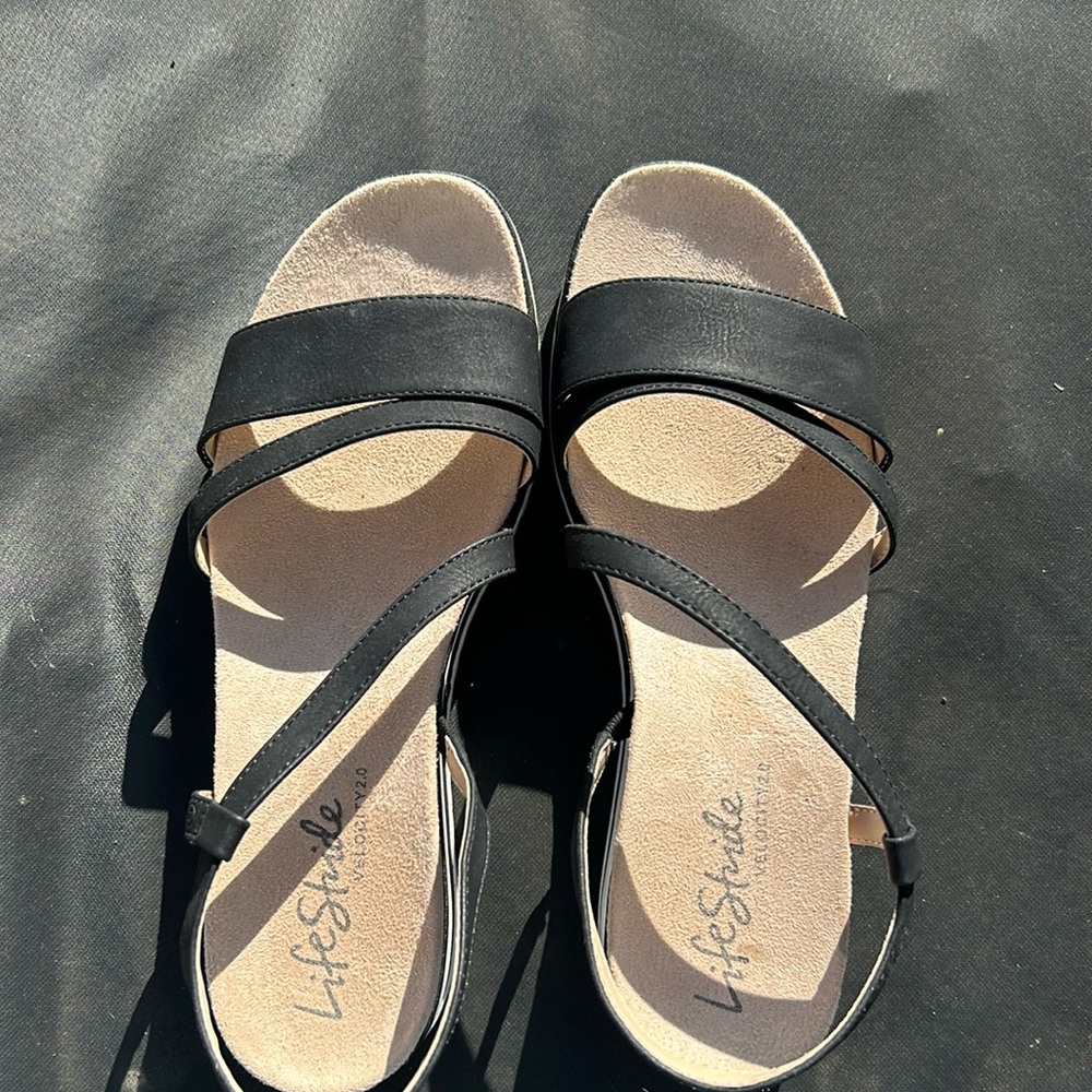 Black sandals LifeStride size10M